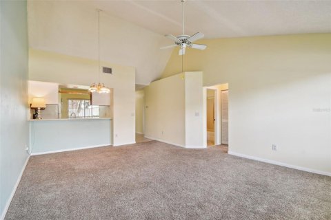 Condo in New Port Richey, Florida, 2 bedrooms  № 1853791 - photo 5