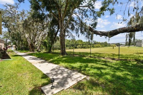 Condo in New Port Richey, Florida, 2 bedrooms  № 1853791 - photo 25