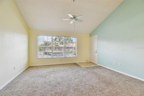 Condo in New Port Richey, Florida, 2 bedrooms  № 1853791 - photo 7