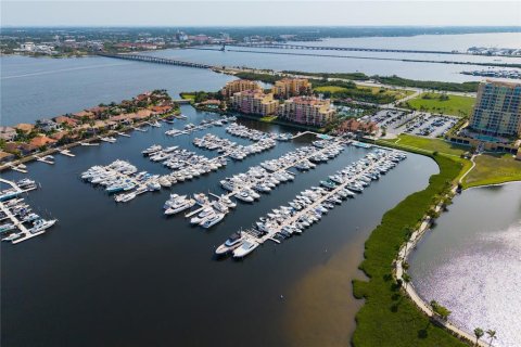 Copropriété à vendre à Palmetto, Floride: 2 chambres, 158.03 m2 № 2408682 - photo 13
