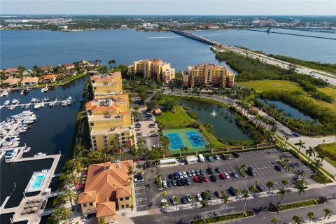 Copropriété à vendre à Palmetto, Floride: 2 chambres, 158.03 m2 № 2408682 - photo 12