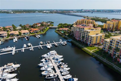 Copropriété à vendre à Palmetto, Floride: 2 chambres, 158.03 m2 № 2408682 - photo 9