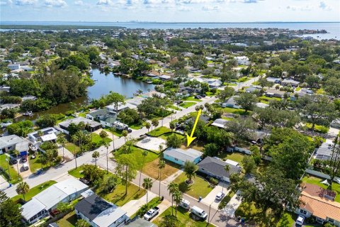 House in Saint Petersburg, Florida 3 bedrooms, 102.56 sq.m. № 1841950 - photo 18