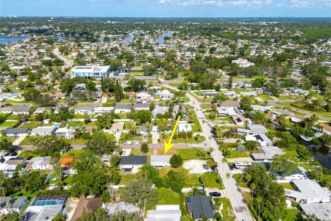 House in Saint Petersburg, Florida 3 bedrooms, 102.56 sq.m. № 1841950 - photo 20