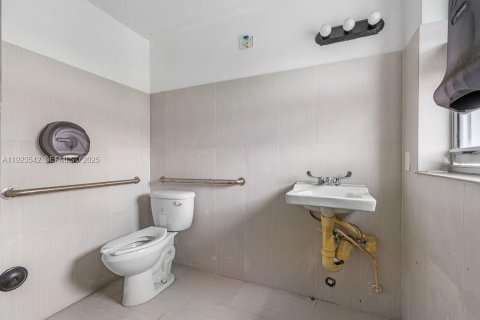 Immobilier commercial à vendre à Wilton Manors, Floride № 2057362 - photo 23