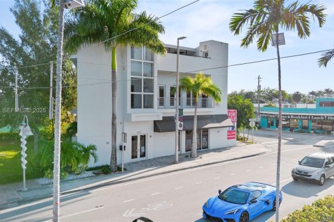Immobilier commercial à vendre à Wilton Manors, Floride № 2057362 - photo 2