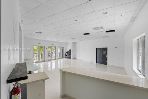 Immobilier commercial à vendre à Wilton Manors, Floride № 2057362 - photo 12