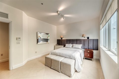 Townhouse in Fort Lauderdale, Florida 3 bedrooms, 168.99 sq.m. № 2243248 - photo 16
