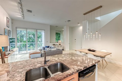 Townhouse in Fort Lauderdale, Florida 3 bedrooms, 168.99 sq.m. № 2243248 - photo 11