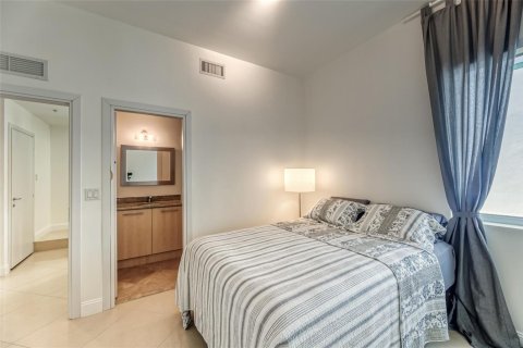 Townhouse in Fort Lauderdale, Florida 3 bedrooms, 168.99 sq.m. № 2243248 - photo 20