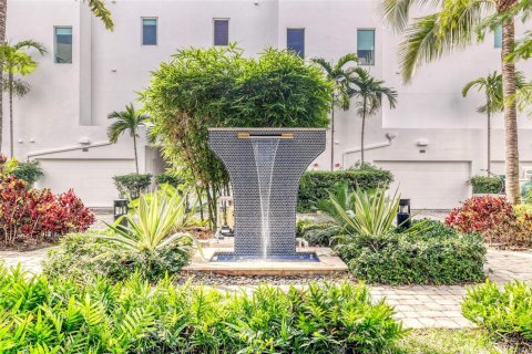 Townhouse in Fort Lauderdale, Florida 3 bedrooms, 168.99 sq.m. № 2243248 - photo 26
