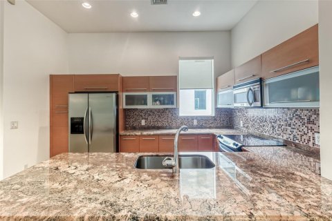 Townhouse in Fort Lauderdale, Florida 3 bedrooms, 168.99 sq.m. № 2243248 - photo 13