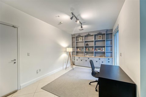 Townhouse in Fort Lauderdale, Florida 3 bedrooms, 168.99 sq.m. № 2243248 - photo 22