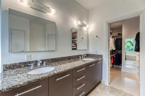 Townhouse in Fort Lauderdale, Florida 3 bedrooms, 168.99 sq.m. № 2243248 - photo 19