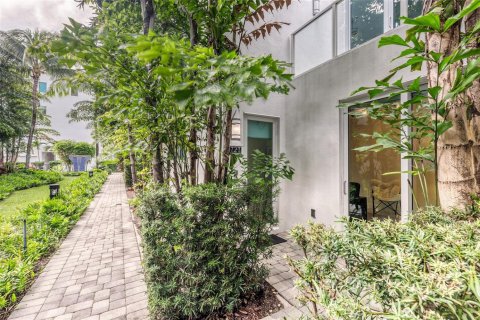 Townhouse in Fort Lauderdale, Florida 3 bedrooms, 168.99 sq.m. № 2243248 - photo 25