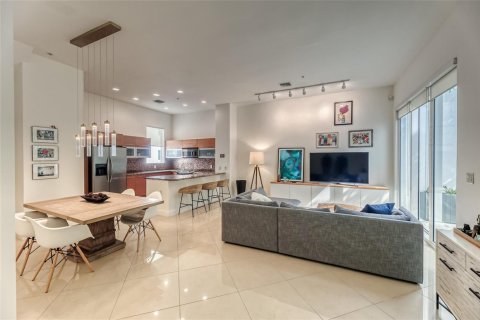 Townhouse in Fort Lauderdale, Florida 3 bedrooms, 168.99 sq.m. № 2243248