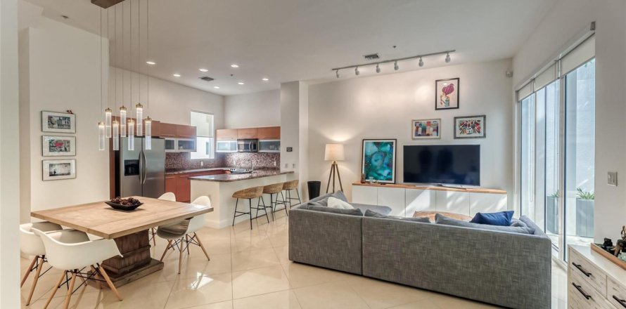 Townhouse in Fort Lauderdale, Florida 3 bedrooms, 168.99 sq.m. № 2243248