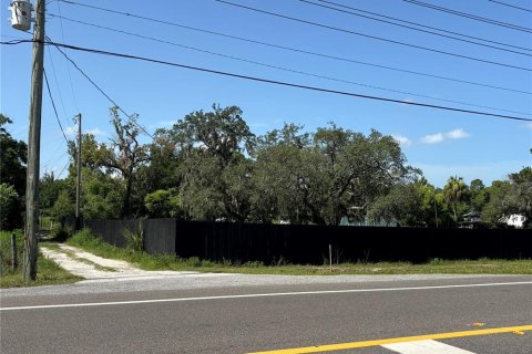 Commercial property in Hudson, Florida 12 bedrooms, 395.39 sq.m. № 2202241