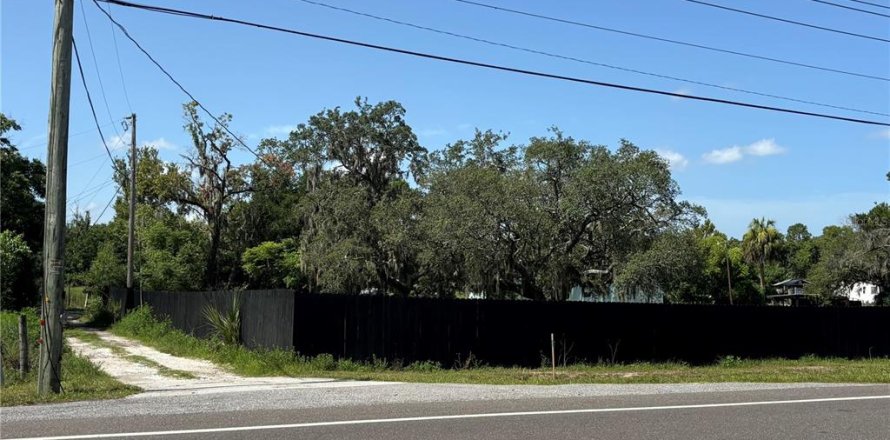 Commercial property in Hudson, Florida 12 bedrooms, 395.39 sq.m. № 2202241