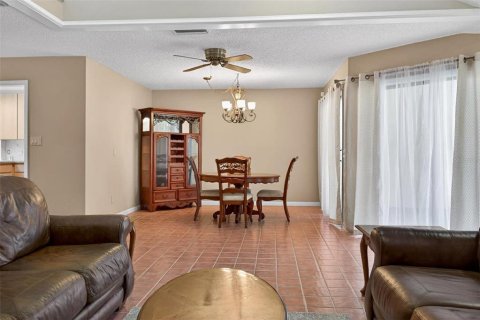 Touwnhouse à vendre à Yalaha, Floride: 3 chambres, 173.91 m2 № 2148762 - photo 8