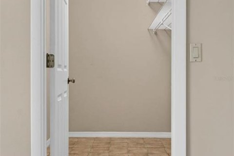 Touwnhouse à vendre à Yalaha, Floride: 3 chambres, 173.91 m2 № 2148762 - photo 13