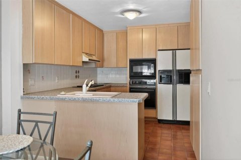 Touwnhouse à vendre à Yalaha, Floride: 3 chambres, 173.91 m2 № 2148762 - photo 4