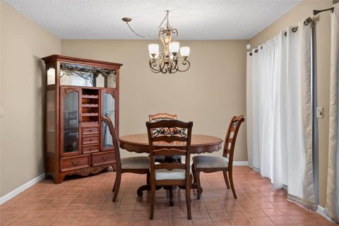 Touwnhouse à vendre à Yalaha, Floride: 3 chambres, 173.91 m2 № 2148762 - photo 7