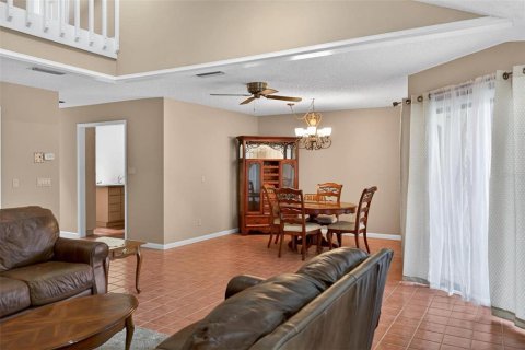 Touwnhouse à vendre à Yalaha, Floride: 3 chambres, 173.91 m2 № 2148762 - photo 9