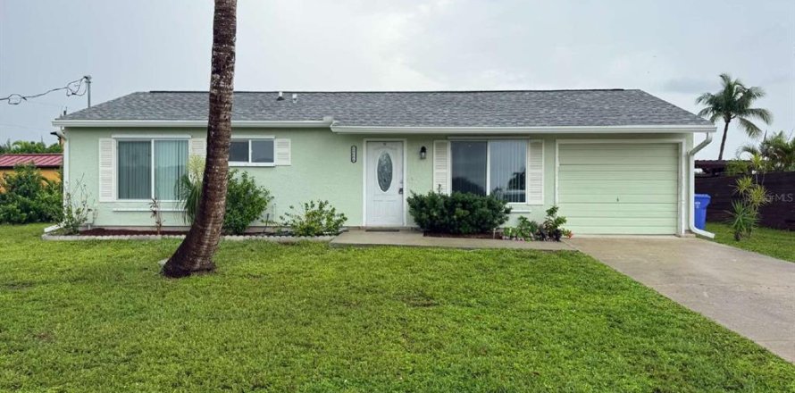 Villa ou maison à Port Charlotte, Floride 2 chambres, 84.73 m2 № 2296301
