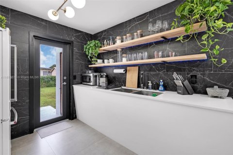 Villa ou maison à vendre à Cutler Bay, Floride: 2 chambres, 116.96 m2 № 1926961 - photo 8