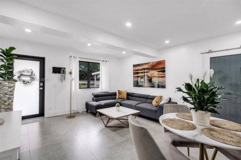 Villa ou maison à vendre à Cutler Bay, Floride: 2 chambres, 116.96 m2 № 1926961 - photo 4