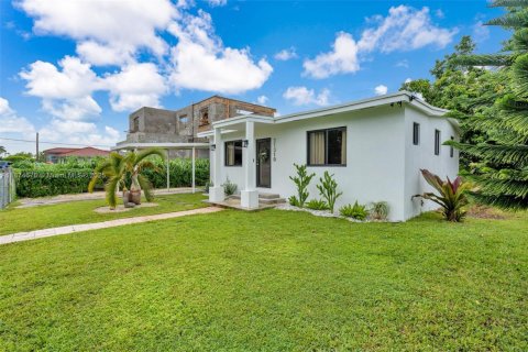 Villa ou maison à vendre à Cutler Bay, Floride: 2 chambres, 116.96 m2 № 1926961 - photo 21