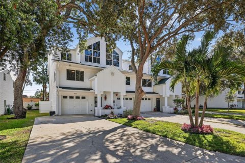 Adosado en Seminole, Florida 3 dormitorios, 162.49 m2 № 2092072