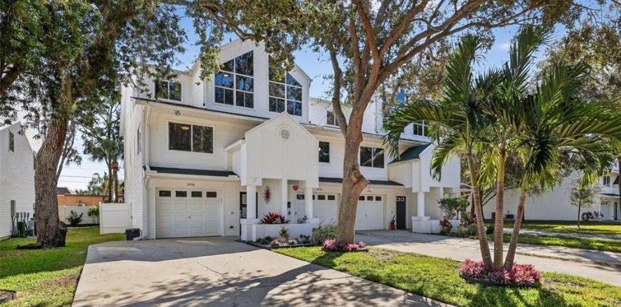 Adosado en Seminole, Florida 3 dormitorios, 162.49 m2 № 2092072