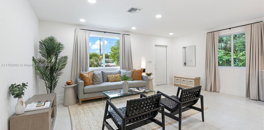 House in Fort Lauderdale, Florida 4 bedrooms, 150.13 sq.m. № 1731015