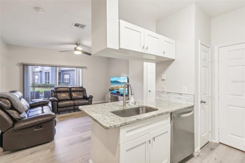 Condo in Temple Terrace, Florida, 1 bedroom  № 1388634 - photo 9