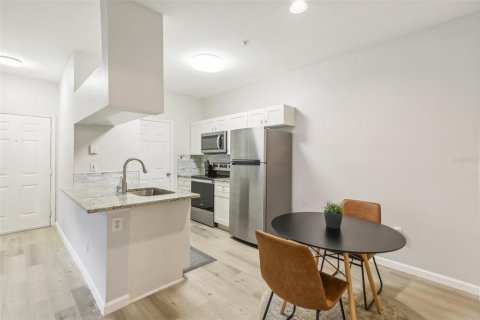 Condo in Temple Terrace, Florida, 1 bedroom  № 1388634 - photo 15