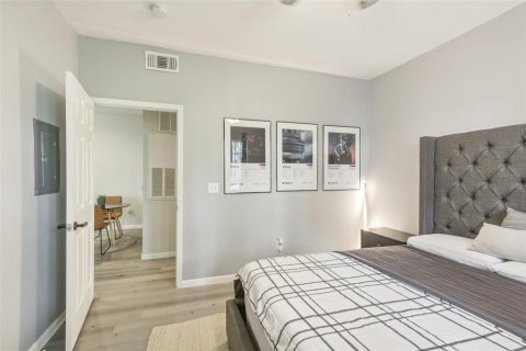 Condo in Temple Terrace, Florida, 1 bedroom  № 1388634 - photo 21