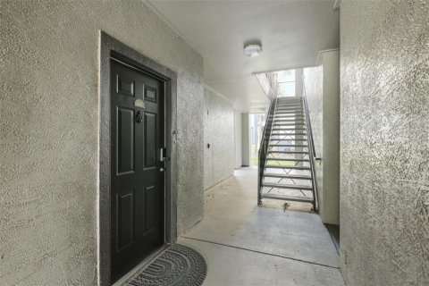 Condo in Temple Terrace, Florida, 1 bedroom  № 1388634 - photo 4