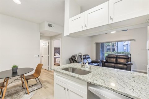 Condo in Temple Terrace, Florida, 1 bedroom  № 1388634 - photo 18
