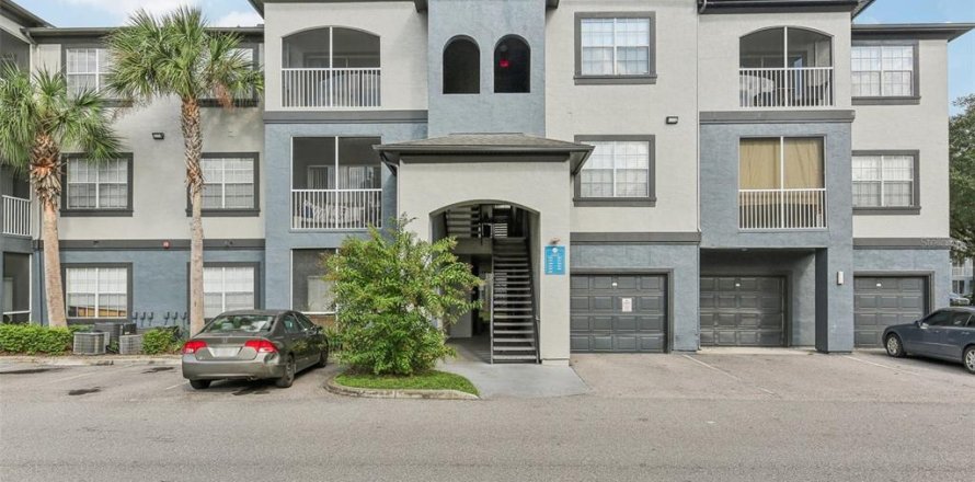 Condo in Temple Terrace, Florida, 1 bedroom  № 1388634