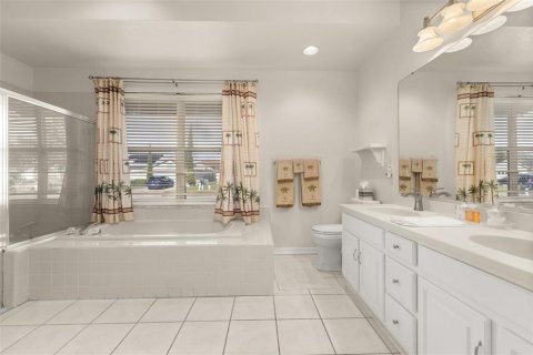 House in Kissimmee, Florida 4 bedrooms, 200.39 sq.m. № 2224488 - photo 24