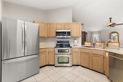 House in Kissimmee, Florida 4 bedrooms, 200.39 sq.m. № 2224488 - photo 18
