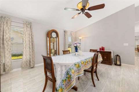House in Kissimmee, Florida 4 bedrooms, 200.39 sq.m. № 2224488 - photo 13