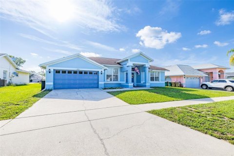 House in Kissimmee, Florida 4 bedrooms, 200.39 sq.m. № 2224488 - photo 2