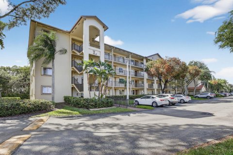 Condo in Pembroke Pines, Florida, 2 bedrooms  № 2085317 - photo 27