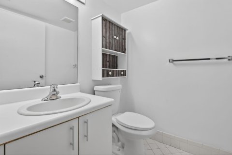 Condo in Pembroke Pines, Florida, 2 bedrooms  № 2085317 - photo 23