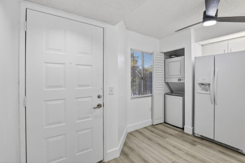Condo in Pembroke Pines, Florida, 2 bedrooms  № 2085317 - photo 3