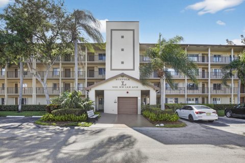 Condo in Pembroke Pines, Florida, 2 bedrooms № 2085317