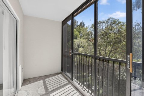 Condo in Pembroke Pines, Florida, 2 bedrooms  № 2085317 - photo 24